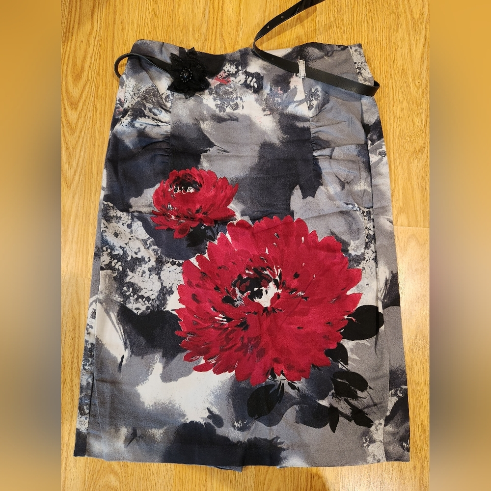 Bisou Bisou Black and Grey Floral Midi Pencil Skirt with Flower Belt Size 12